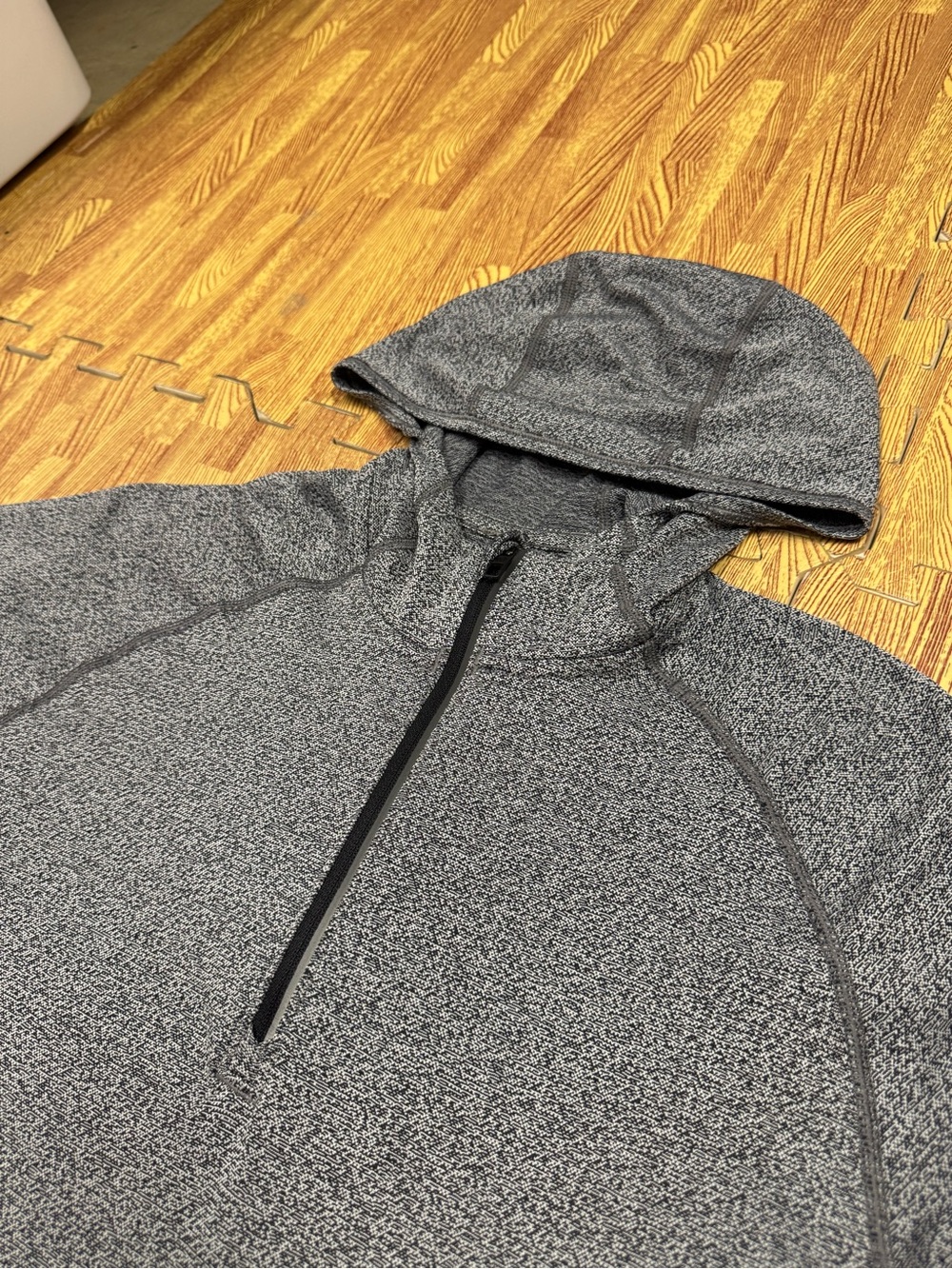 Lululemon Hoodie Mens Medium Gray Black Heather Hooded Surge 1/2 Zip Pullover - Picture 3 of 8